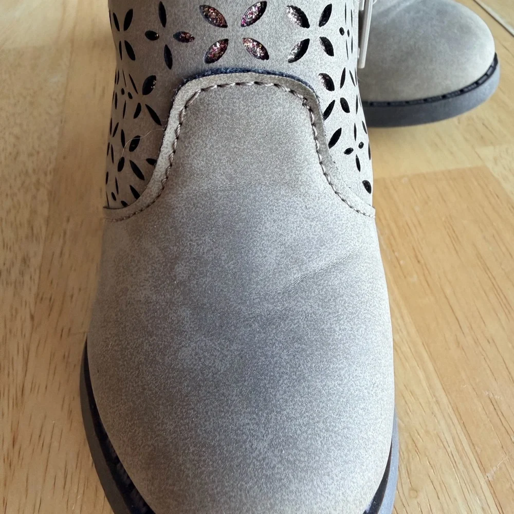 OshKosh B’gosh Toddler Taupe Ankle Boots Size 5